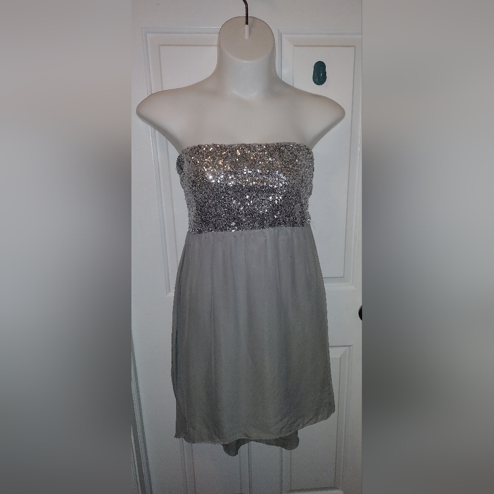🆕️Rue 21 Grey Strapless Sequin Top Mesh Layer Dress Sz XL NWT